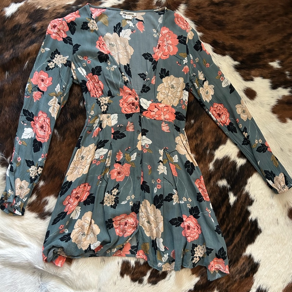 Billabong Long-sleeve Dress Size Medium